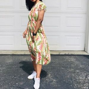 Floral pleated midi dress small